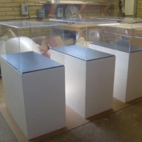 white-bases-pedestals-1